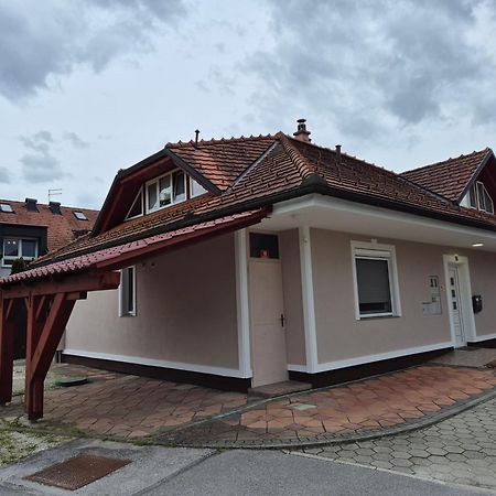 Appartamento Oddih V Mirnem In Zelenem Okolju Škofljica Esterno foto
